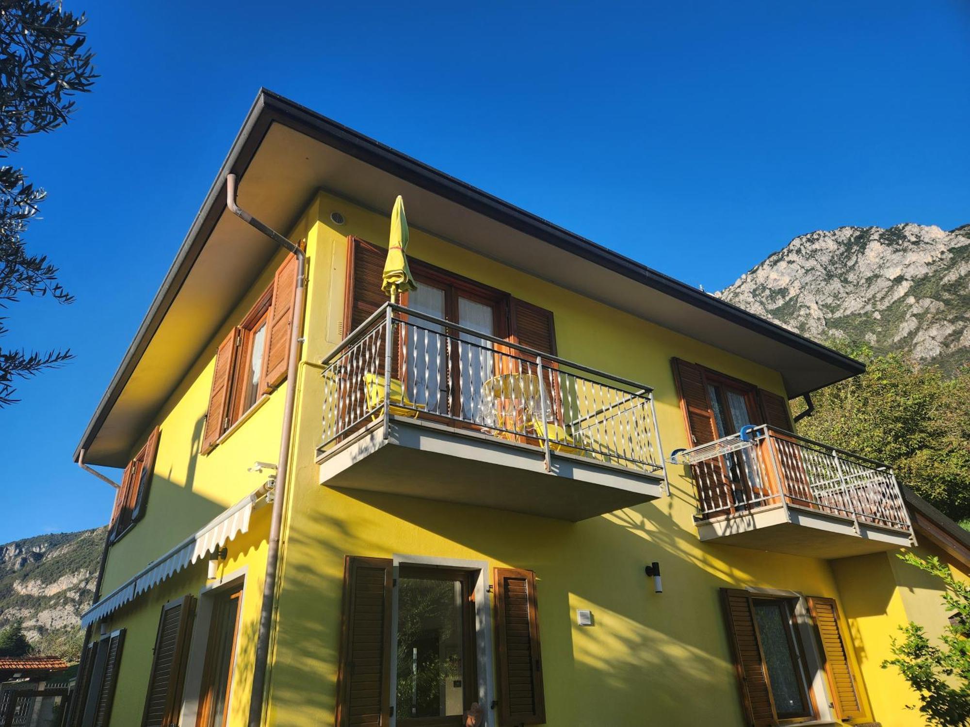 Apartment L'Ulivo Lake View Private Road 5 Kilometers From Varenna Lierna Dış mekan fotoğraf